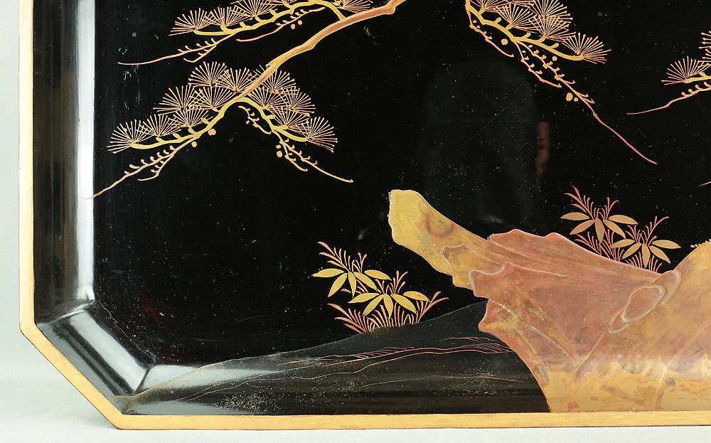 1831 (Tenpo 2) Gold Makie Lacquer Suzuri Buta "Hawk on Pine Tree Aiming at Little Bird" with Box V659 - Image 11