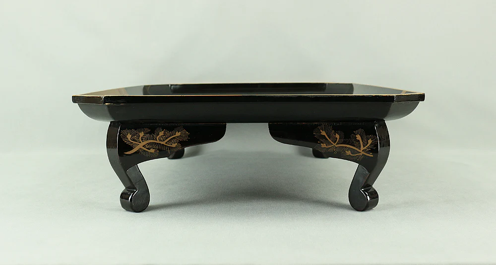 1831 (Tenpo 2) Gold Makie Lacquer Suzuri Buta "Hawk on Pine Tree Aiming at Little Bird" with Box V659 - Image 19