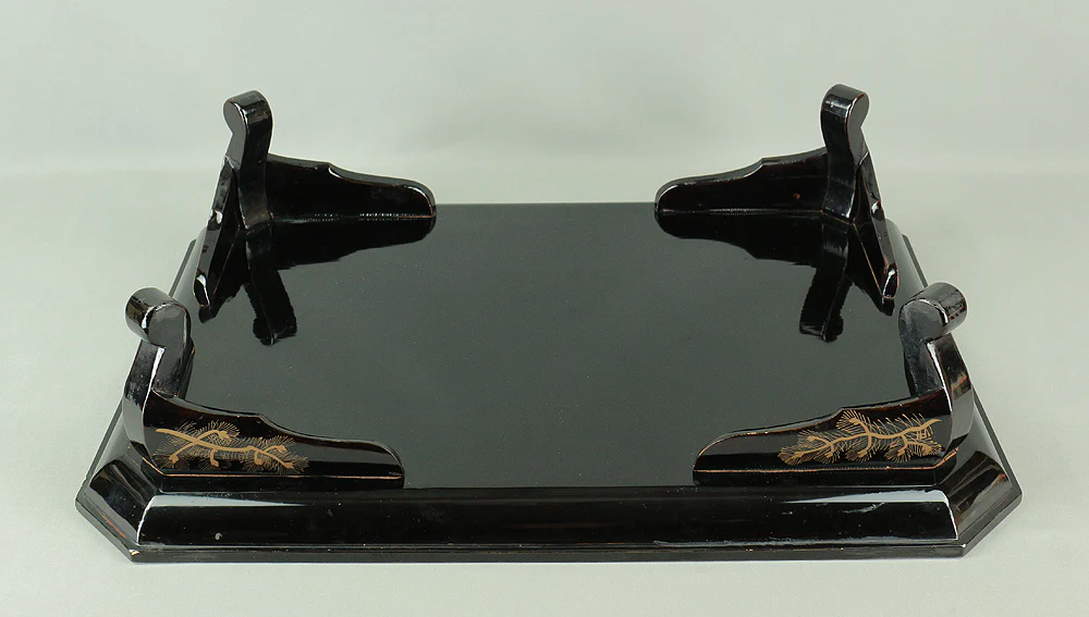 1831 (Tenpo 2) Gold Makie Lacquer Suzuri Buta "Hawk on Pine Tree Aiming at Little Bird" with Box V659 - Image 21