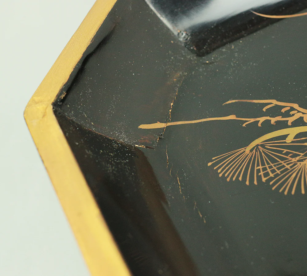 1831 (Tenpo 2) Gold Makie Lacquer Suzuri Buta "Hawk on Pine Tree Aiming at Little Bird" with Box V659 - Image 23