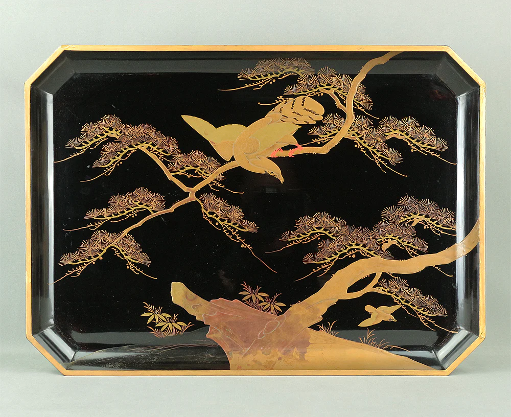 1831 (Tenpo 2) Gold Makie Lacquer Suzuri Buta "Hawk on Pine Tree Aiming at Little Bird" with Box V659 - Image 3