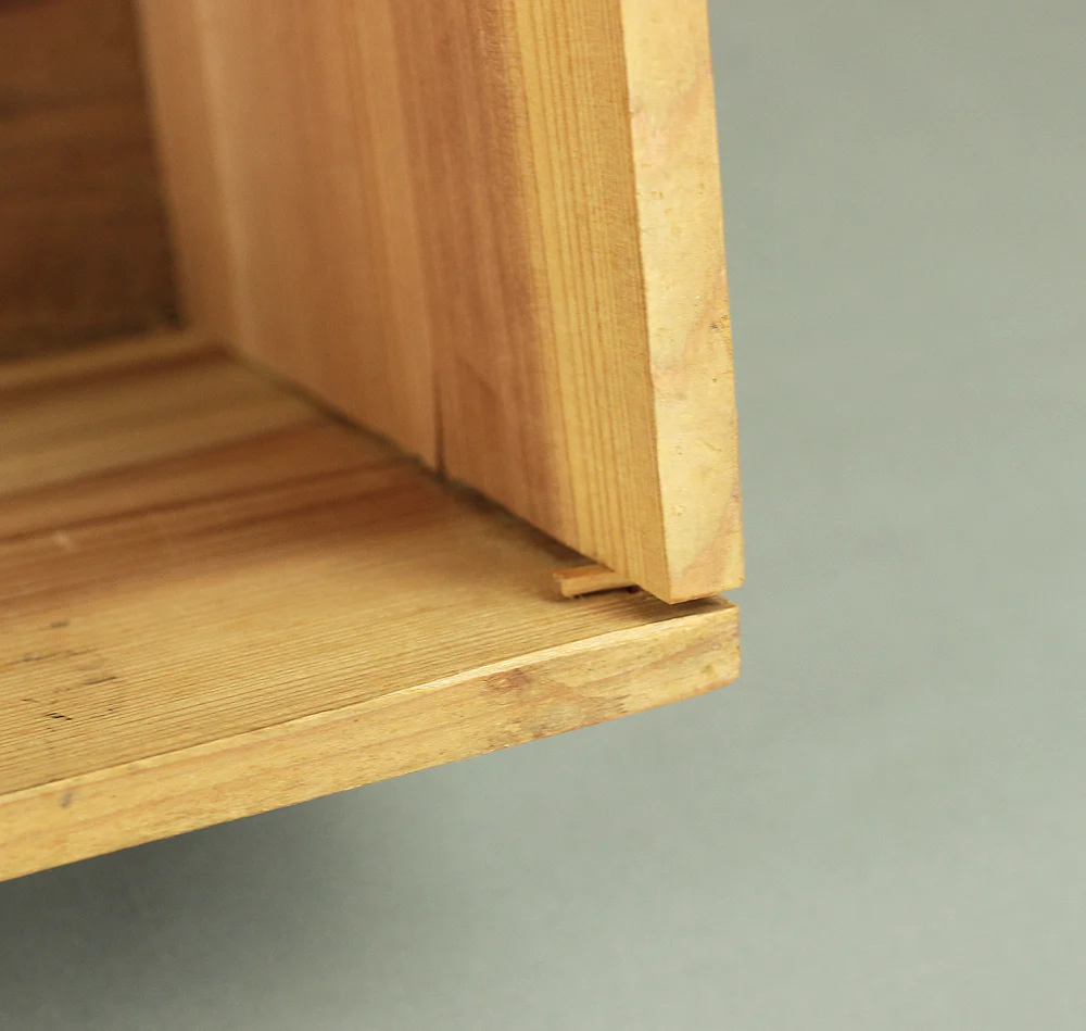 1831 (Tenpo 2) Gold Makie Lacquer Suzuri Buta "Hawk on Pine Tree Aiming at Little Bird" with Box V659 - Image 31