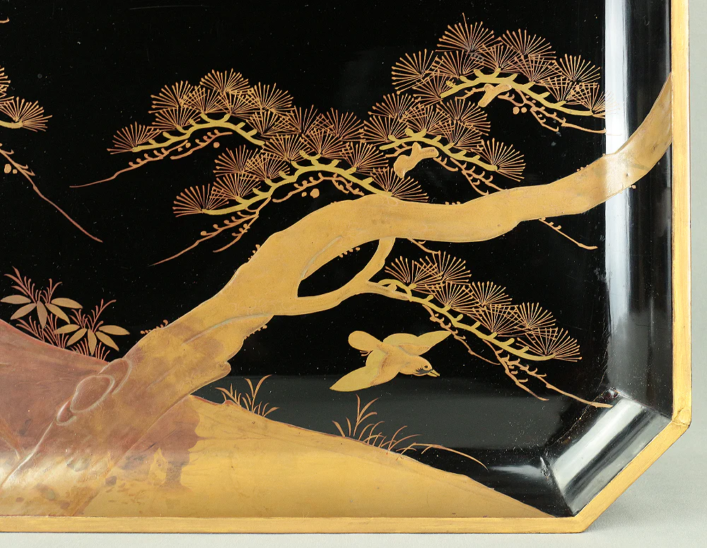 1831 (Tenpo 2) Gold Makie Lacquer Suzuri Buta "Hawk on Pine Tree Aiming at Little Bird" with Box V659 - Image 8