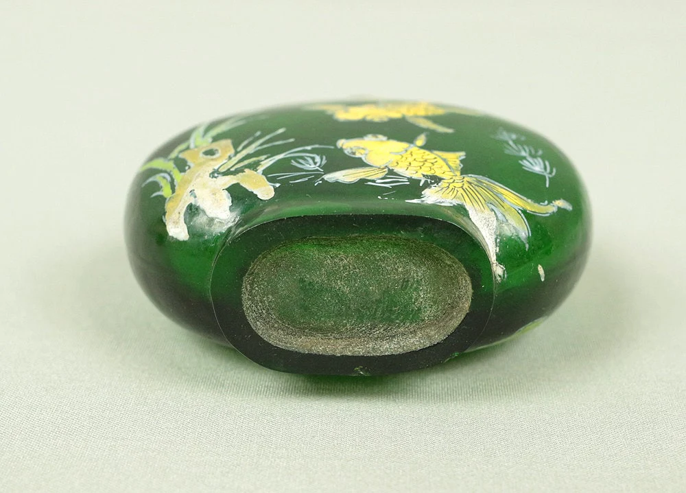 中国 Chinese Green Glass Snuff Bottle / Swimming Red & Yellow Gold fish Lotus Powdered tobacco Cigarette Art Decorate Appreciation Collection - Image 9