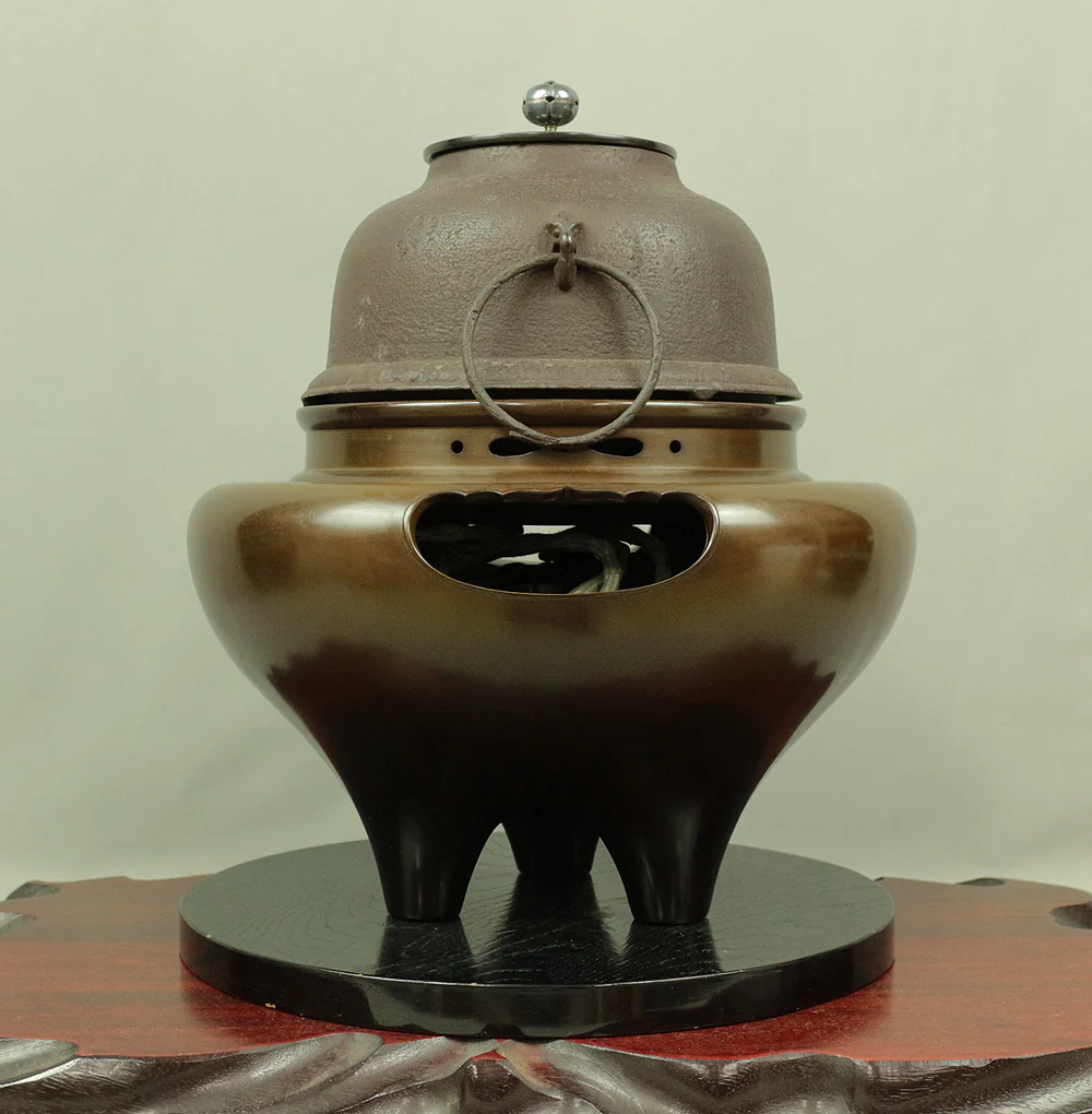 FUROGAMA CHAGAMA Iron Kettle to boil water Copper Brazier, & Electric Heating 100V 410W Weight about 10kg Japanese Tea Ceremony utensil V424 - Image 3