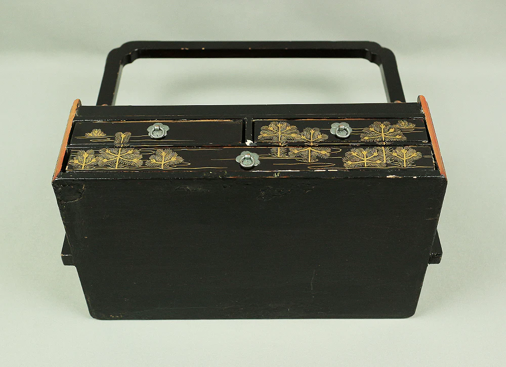 Handy Portable Tobacco Tray Box Gold Maki-e Urushi Lacquerware Age around 1900-1940 "Gold Pine Tree design" Traditional Ornaments V645 - Image 28