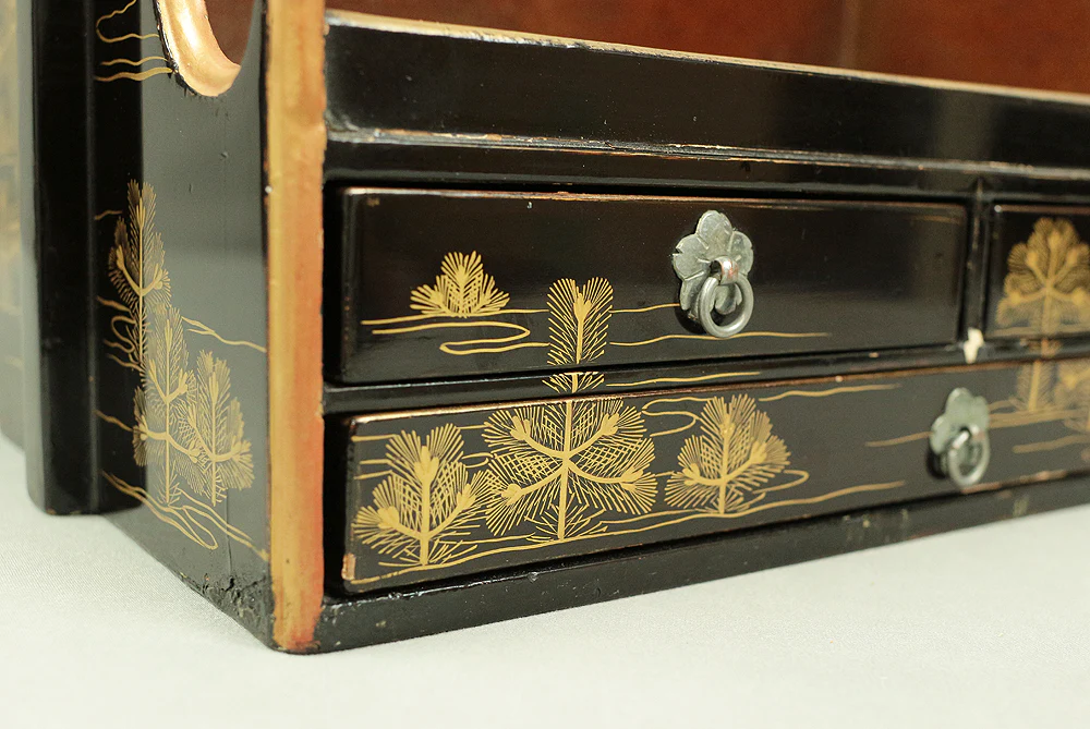 Handy Portable Tobacco Tray Box Gold Maki-e Urushi Lacquerware Age around 1900-1940 "Gold Pine Tree design" Traditional Ornaments V645 - Image 4