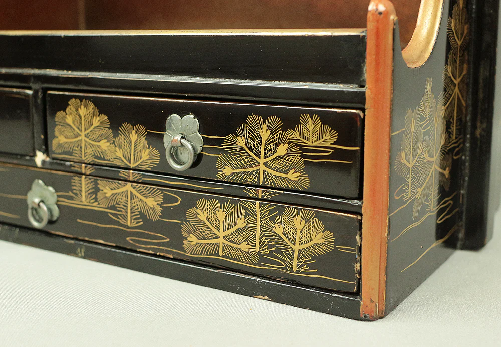 Handy Portable Tobacco Tray Box Gold Maki-e Urushi Lacquerware Age around 1900-1940 "Gold Pine Tree design" Traditional Ornaments V645 - Image 6