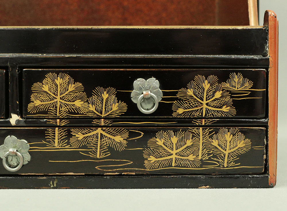Handy Portable Tobacco Tray Box Gold Maki-e Urushi Lacquerware Age around 1900-1940 "Gold Pine Tree design" Traditional Ornaments V645 - Image 7