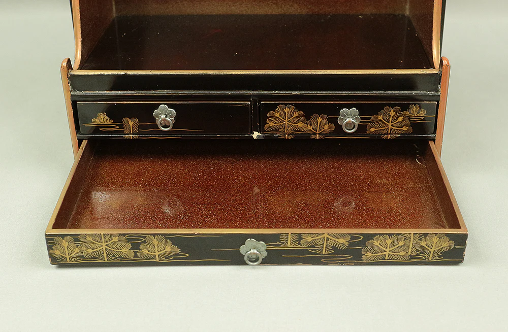 Handy Portable Tobacco Tray Box Gold Maki-e Urushi Lacquerware Age around 1900-1940 "Gold Pine Tree design" Traditional Ornaments V645 - Image 9