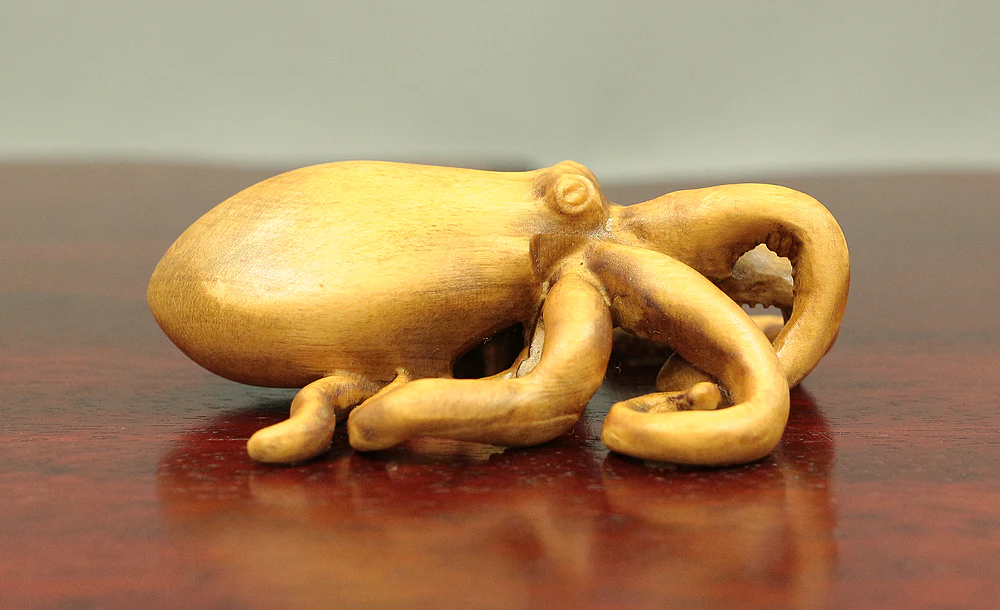 Japanese elaborated wood carving Very tiny octopus Okimono ornament figurine V595 - Image 17