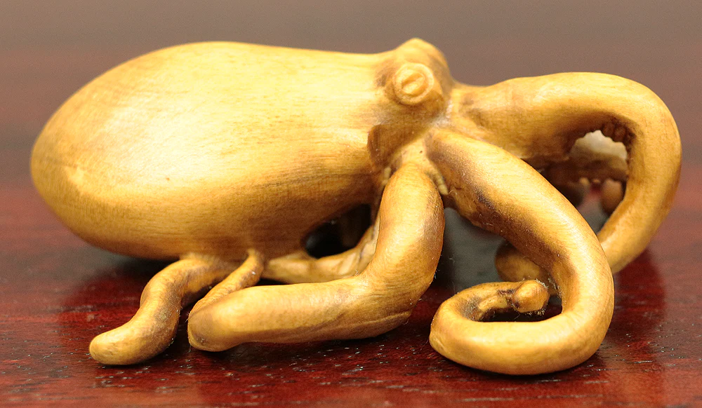 Japanese elaborated wood carving Very tiny octopus Okimono ornament figurine V595 - Image 8