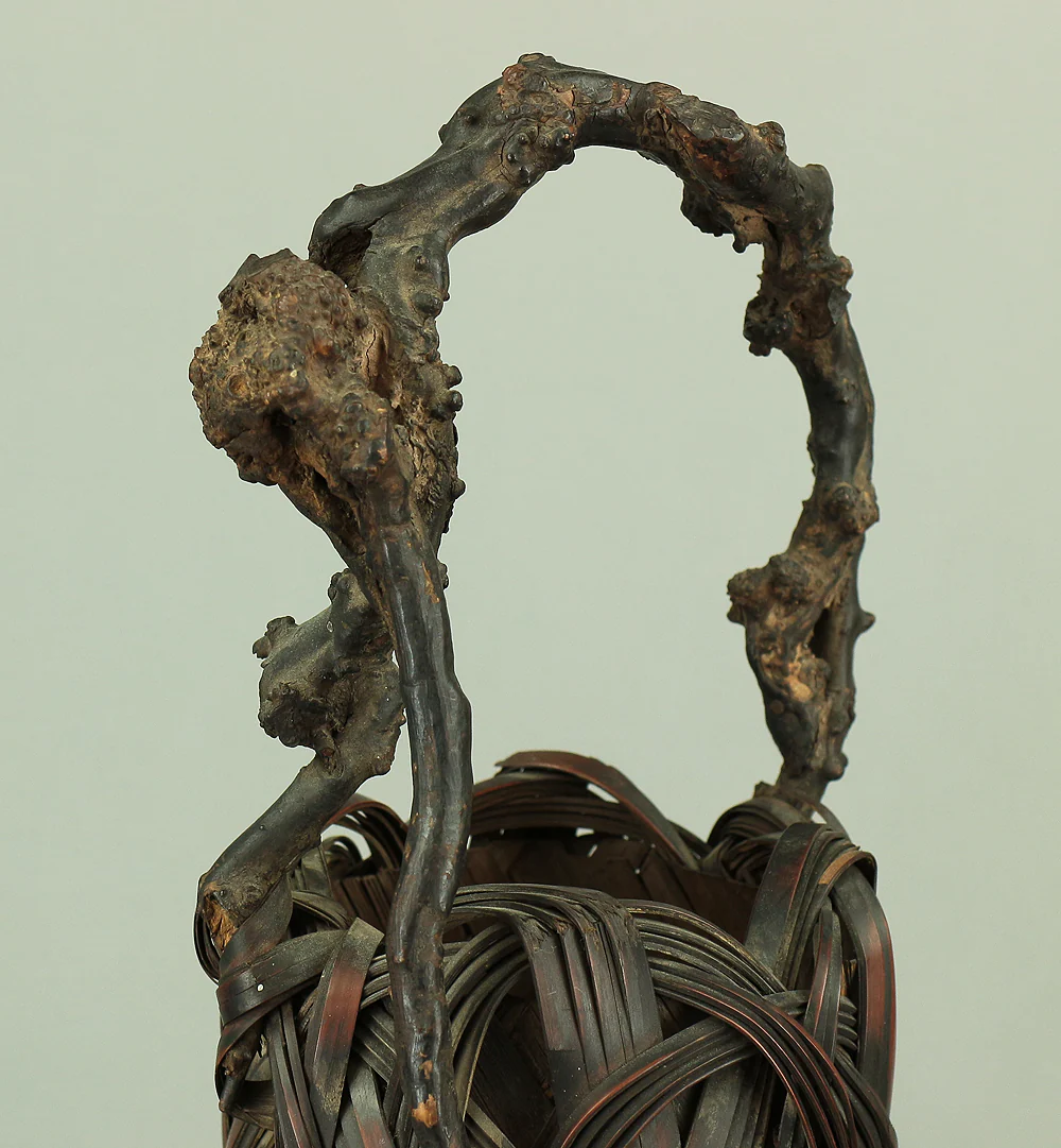 Japanese Elaborately Woven Bamboo Flower Vase with Wooden Handle Basket Hanakago for Ikebana, flower arrangement, Hanaike etc V696 - Image 7