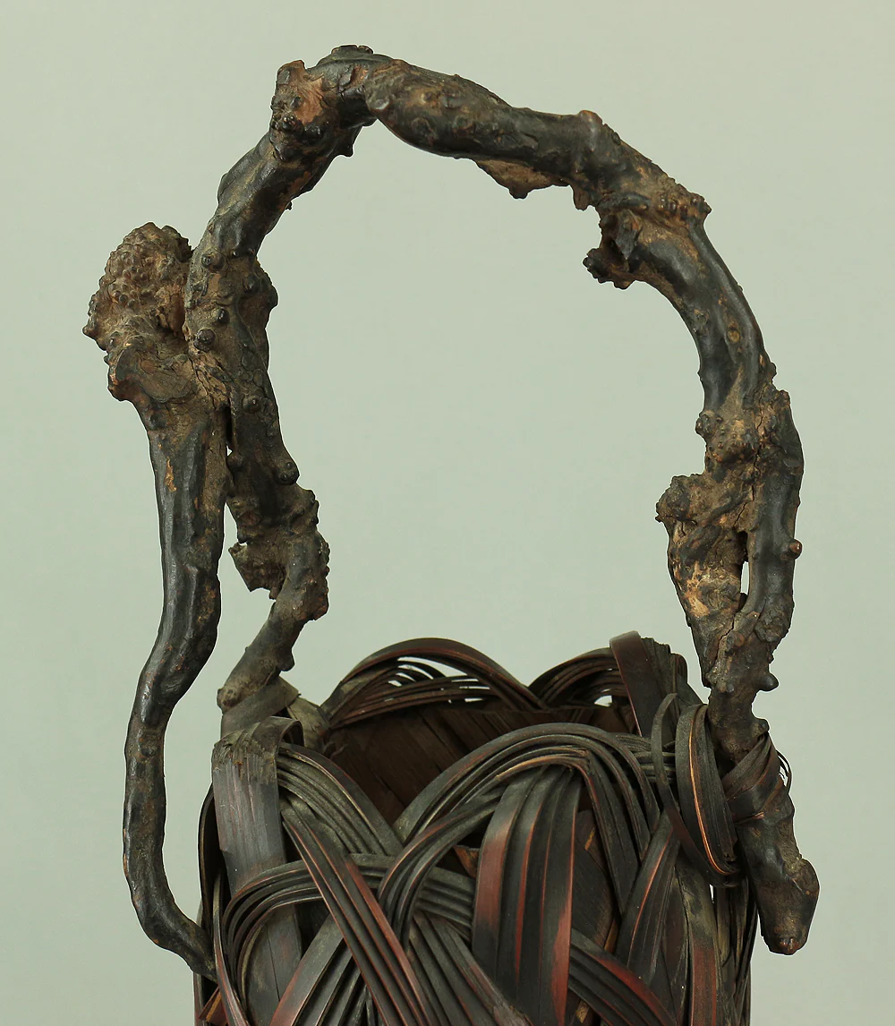 Japanese Elaborately Woven Bamboo Flower Vase with Wooden Handle Basket Hanakago for Ikebana, flower arrangement, Hanaike etc V696 - Image 9