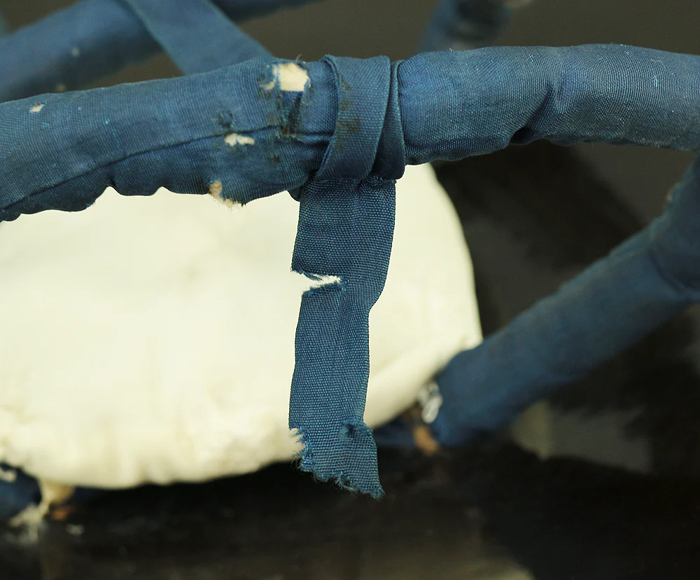 Jingasa Japanese Samurai hat helmet Gold and Black Lacquer Wood Crest of Maruni Nagato Mitsuboshi 'Three Stars and a straight line in Circle Shape' V726 - Image 21