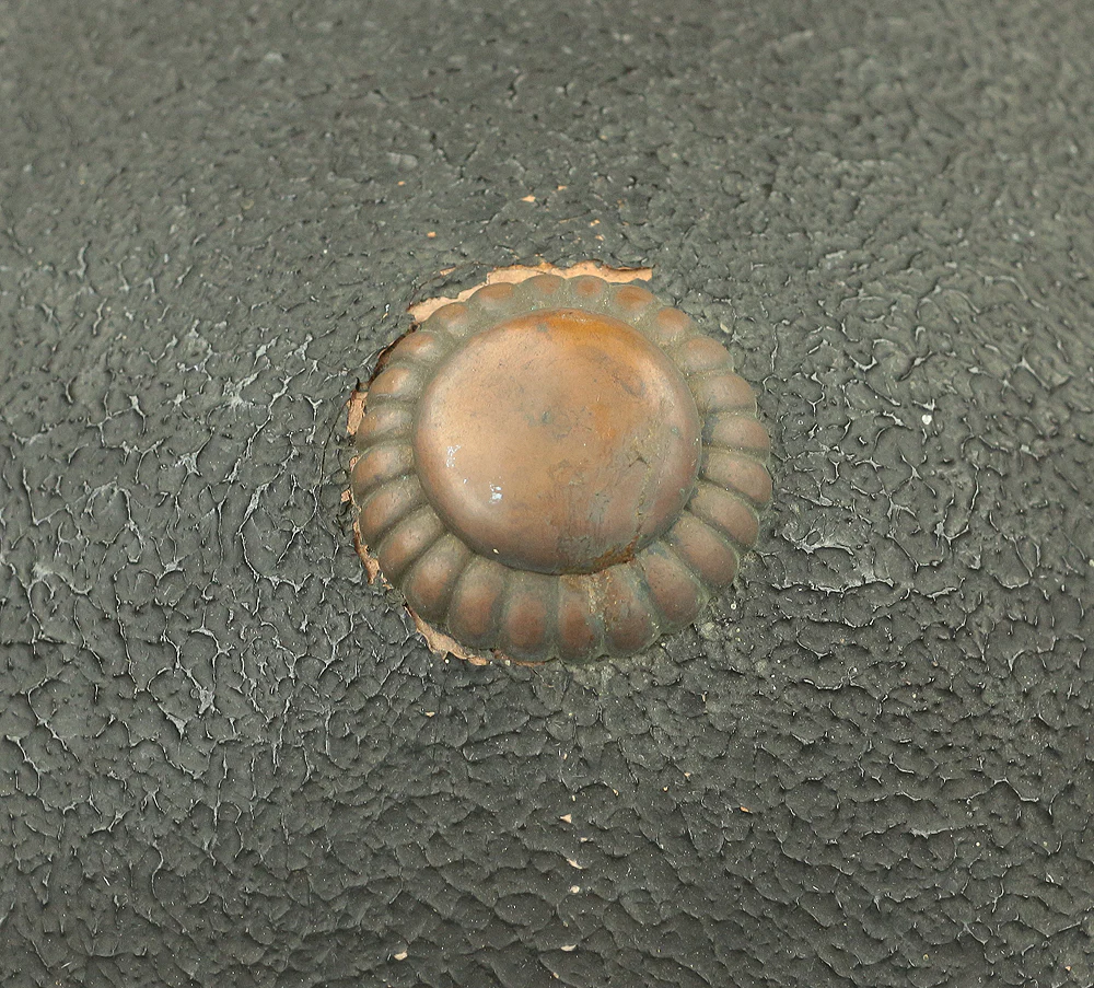 Jingasa Japanese Samurai hat helmet Gold and Black Lacquer Wood Crest of Maruni Nagato Mitsuboshi 'Three Stars and a straight line in Circle Shape' V726 - Image 7