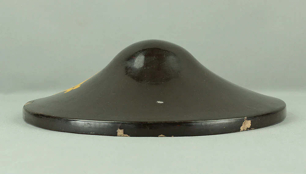 Jingasa Japanese Samurai hat helmet Gold, Black, Vermilion Lacquer Crest of 'Outside Four Handles and Nail Puller Shape' Sotoyotsu Kanni Kuginuki V724 - Image 10