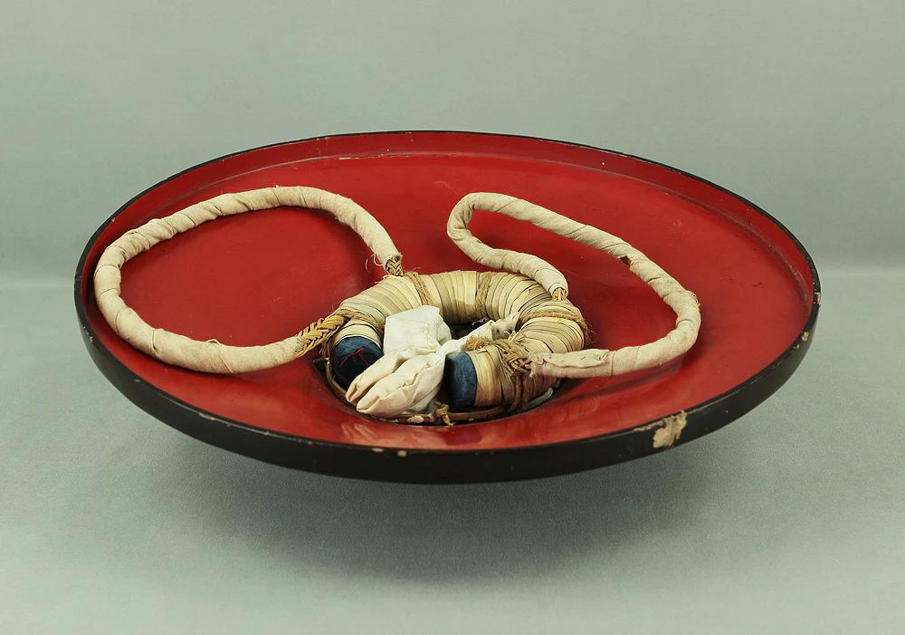 Jingasa Japanese Samurai hat helmet Gold, Black, Vermilion Lacquer Crest of 'Outside Four Handles and Nail Puller Shape' Sotoyotsu Kanni Kuginuki V724 - Image 11