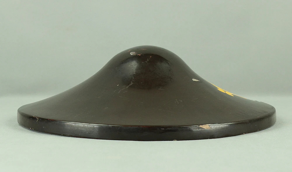 Jingasa Japanese Samurai hat helmet Gold, Black, Vermilion Lacquer Crest of 'Outside Four Handles and Nail Puller Shape' Sotoyotsu Kanni Kuginuki V724 - Image 8