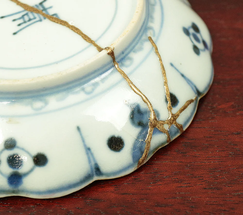 Kintsugi repairing (pottery with a lacquer mixed with gold) Ko-imari Old Imari Sometsuke Soba Choko Cup & Nishiki-de Imari beautiful multi-colored plate V592 - Image 22