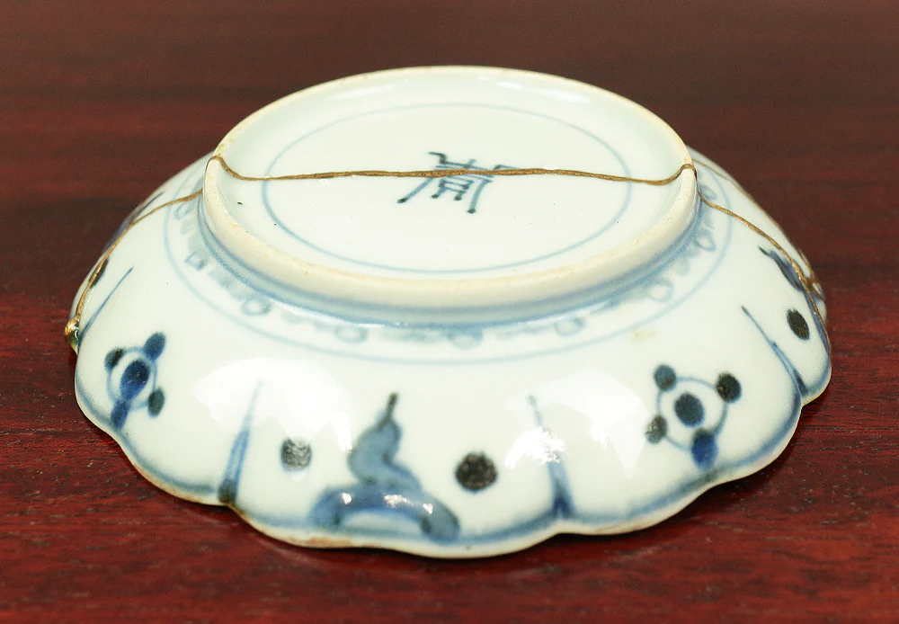 Kintsugi repairing (pottery with a lacquer mixed with gold) Ko-imari Old Imari Sometsuke Soba Choko Cup & Nishiki-de Imari beautiful multi-colored plate V592 - Image 28