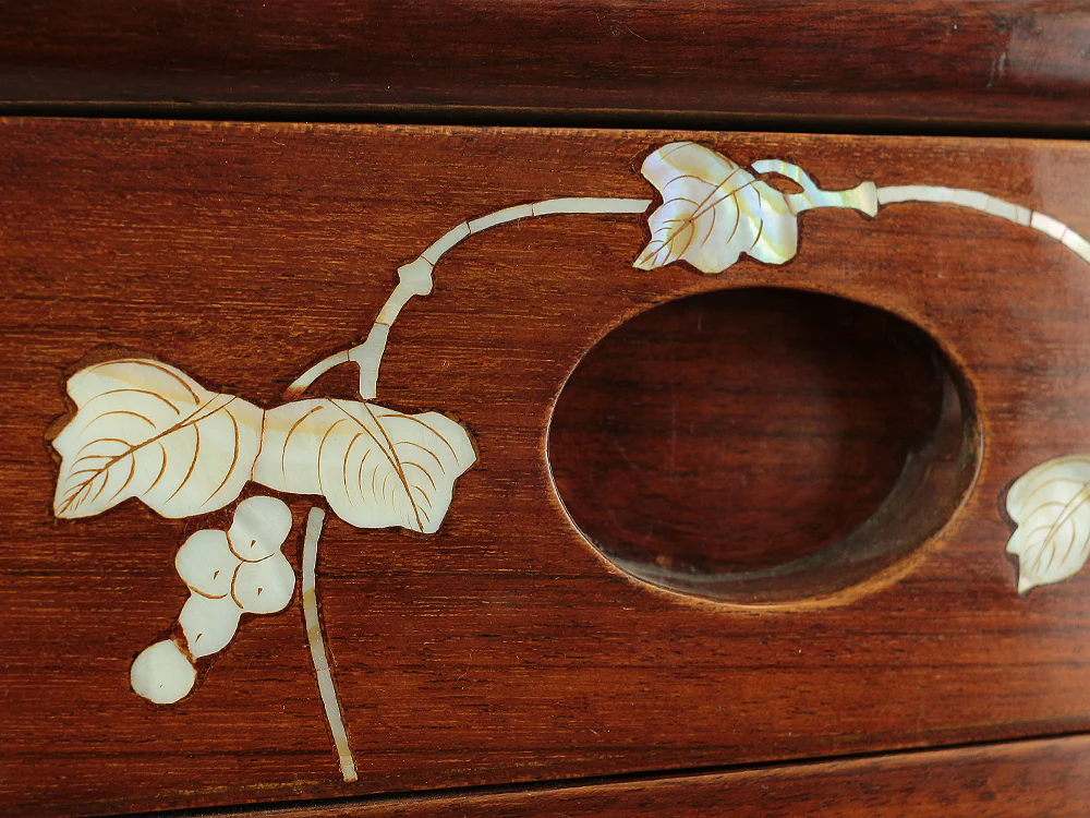 Korean art Cabinet inlaid Raden, mother of pearl Grape design Small Tansu Three Drawers V732 - Image 10