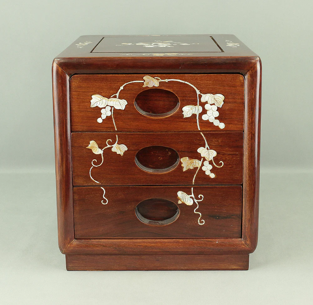 Korean art Cabinet inlaid Raden, mother of pearl Grape design Small Tansu Three Drawers V732 - Image 3
