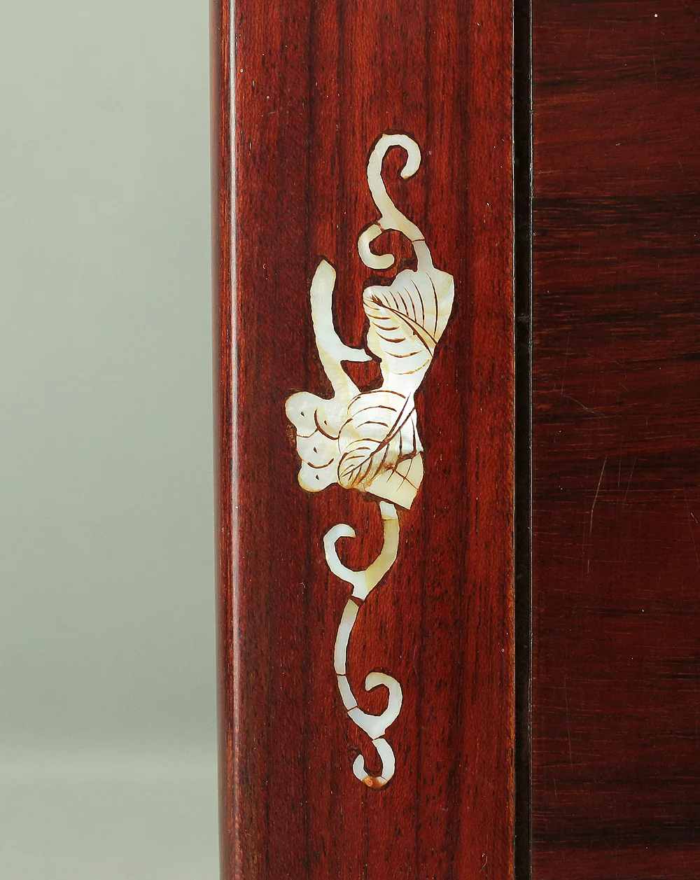 Korean art Cabinet inlaid Raden, mother of pearl Grape design Small Tansu Three Drawers V732 - Image 32