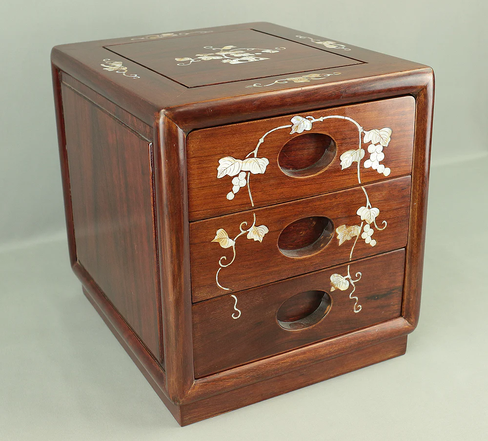 Korean art Cabinet inlaid Raden, mother of pearl Grape design Small Tansu Three Drawers V732 - Image 4