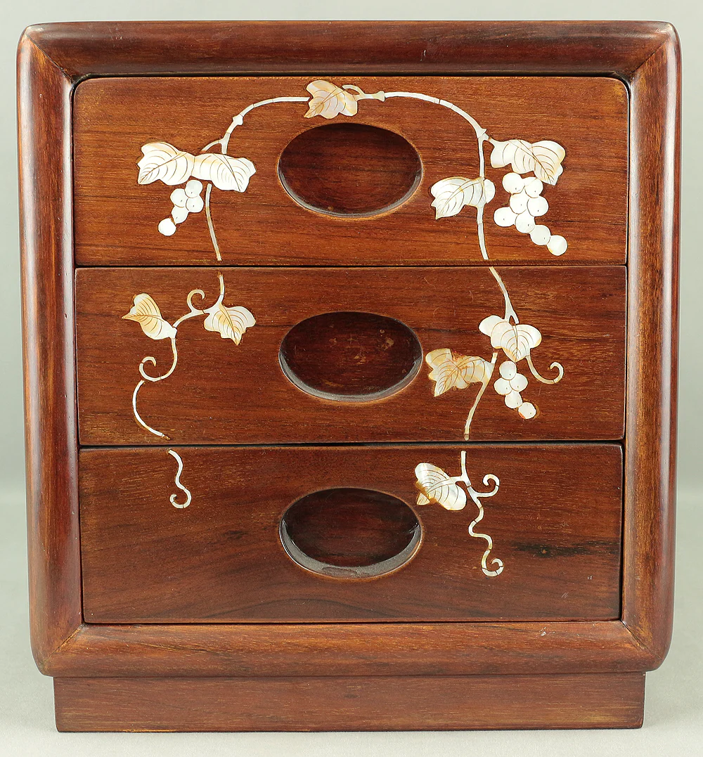 Korean art Cabinet inlaid Raden, mother of pearl Grape design Small Tansu Three Drawers V732 - Image 6