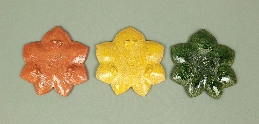 楽焼 RAKU ware Five Colored Plates Maple Leaf design 川崎和楽 KAWASAKI WARAKU Box V362 / Japanese Art Crafts Post-1940 Dish Kiln - Image 16