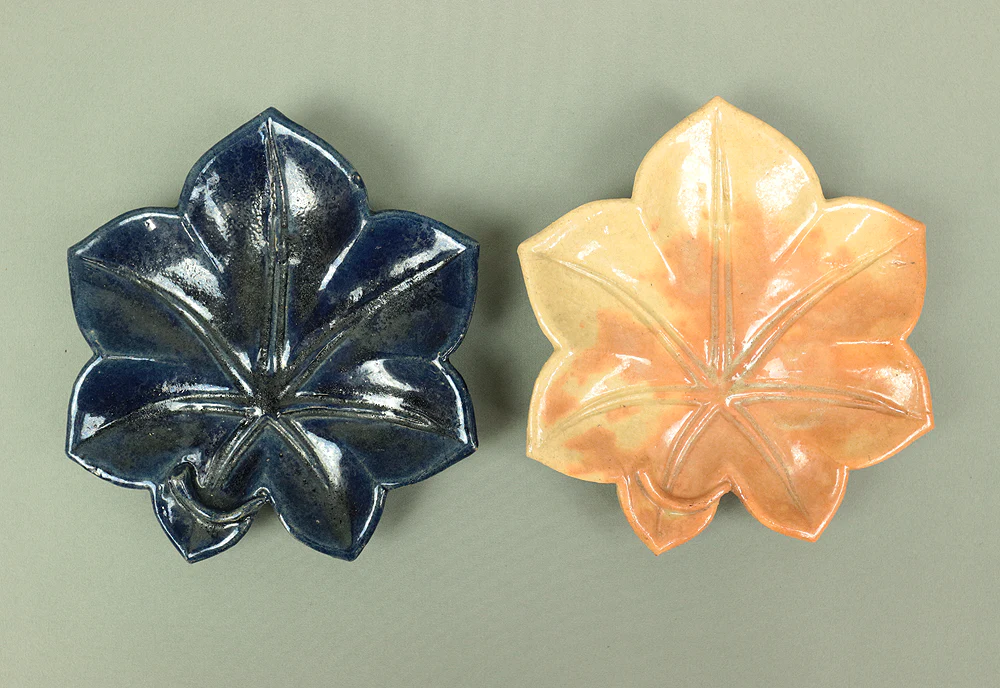 楽焼 RAKU ware Five Colored Plates Maple Leaf design 川崎和楽 KAWASAKI WARAKU Box V362 / Japanese Art Crafts Post-1940 Dish Kiln - Image 8