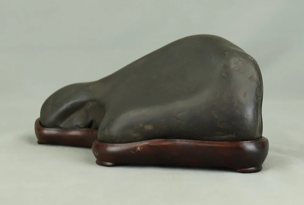 Suiseki Black Stone 4.2kg with Wooden Stand VB107 - Image 11