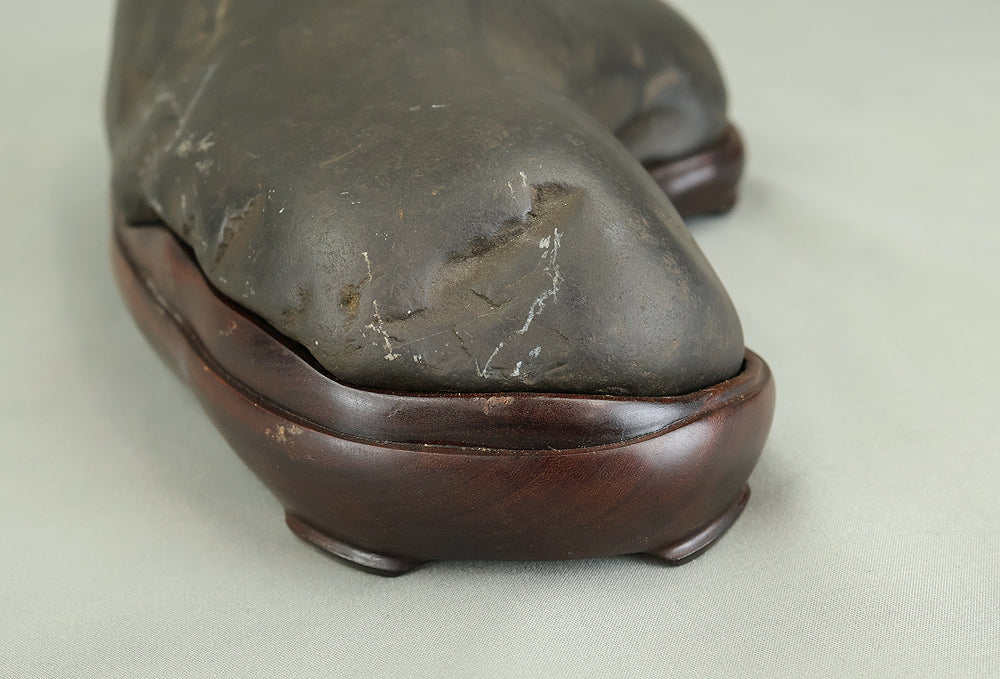 Suiseki Black Stone 4.2kg with Wooden Stand VB107 - Image 17