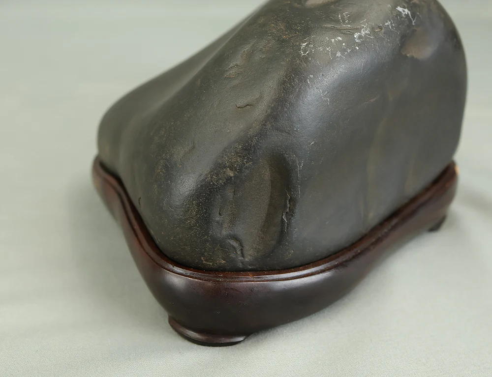 Suiseki Black Stone 4.2kg with Wooden Stand VB107 - Image 22